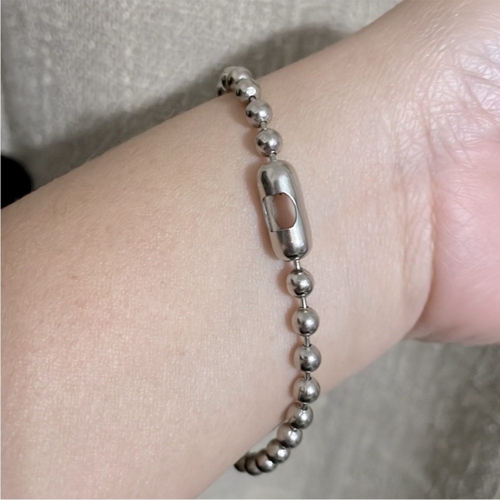 Bracelet silver tone